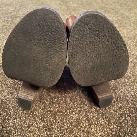 Revolve Steve Madden Raleighh tall distressed buckled heeled boots cognac - Picture 5 of 11